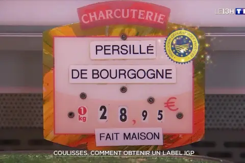 Étiquette de charcuterie "Persillé de Bourgogne" avec prix et logo IGP, expliquant la signification d'un label.