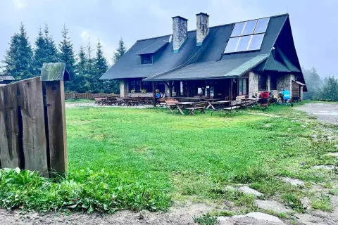 Czy schronisko może odmówić noclegu? Sprawdź, kiedy to możliwe