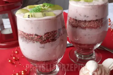 Co zrobić z biszkoptów? Desery bez pieczenia i zero waste!