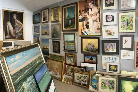 Galeria sztuki pełna obrazów, gdzie kupić obraz? Znajdziesz tu pejzaże, martwe natury i portrety.
