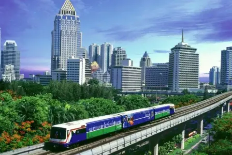 Jak dojechać z lotniska Bangkok do centrum? Wybierz najlepszy transport!
