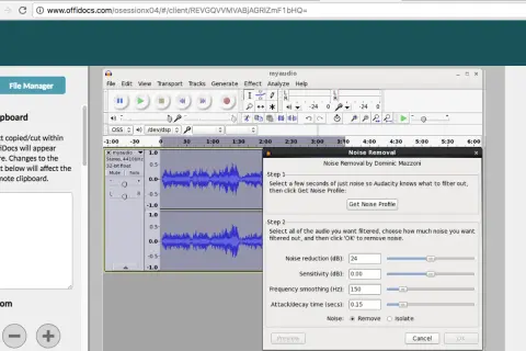 Edytor dźwięku Audiacity z oknem usuwania szumów. Użytkownik konfiguruje parametry redukcji hałasu.