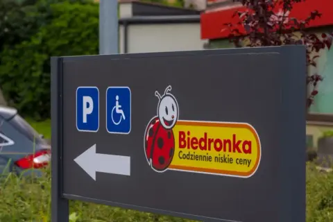 Ile płaci Biedronka za wynajem gruntu? Zaskakujące stawki i warunki