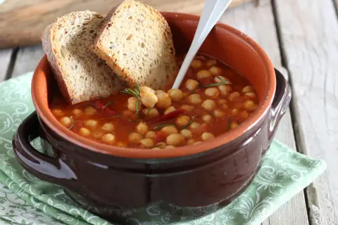 Minestra di Ceci: Ricetta Perfetta, Cremosa e Tradizionale