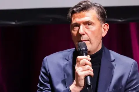 Reżyser filmowy: Kto tworzy magię kina? Od koncepcji do ekranu
