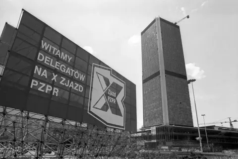 Warszawski Marriott: Kiedy powstał? Historia, budowa i symbolizm