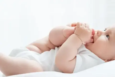 Co potrafi 6 miesięczne dziecko? Kluczowe umiejętności i rozwój