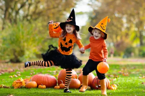 Jak łatwo zrobić strój dyni dla dziecka na Halloween krok po kroku