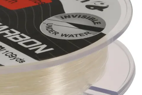 Szukasz idealny fluorocarbon na szczupaka? Ta żyłka jest niewidoczna pod wodą, co zwiększa szanse na udany połów.