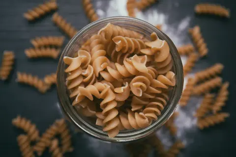 Makaron razowy bez goryczy? Odkryj sekret idealnego smaku!