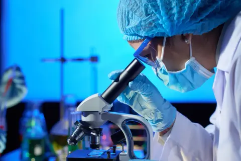 Dlaczego laboratoria mają różne normy i co to oznacza dla wyników?