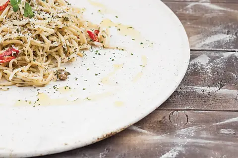 Szybkie i pyszne spaghetti z anchois, które zaskoczy Twoje kubki smakowe