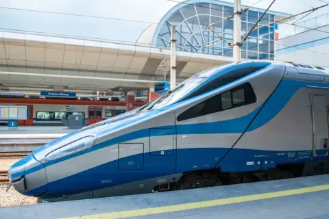 Ile jedzie pendolino z Krakowa do Gdańska? Zaskakujące czasy przejazdu!