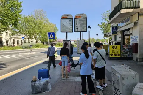 Jak dojechać z lotniska Forli do Rimini - szybkie i tanie opcje transportu
