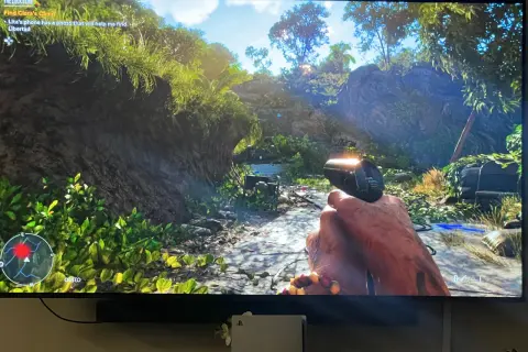 Konsola do monitora: Podłącz, rozwiąż problemy, graj w 120 Hz!