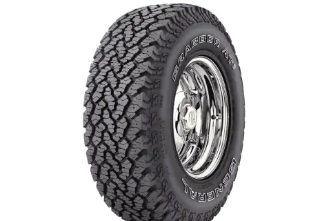 Opona terenowa General Grabber AT2 na chromowanej feldze, idealna do Toyota 4x4.