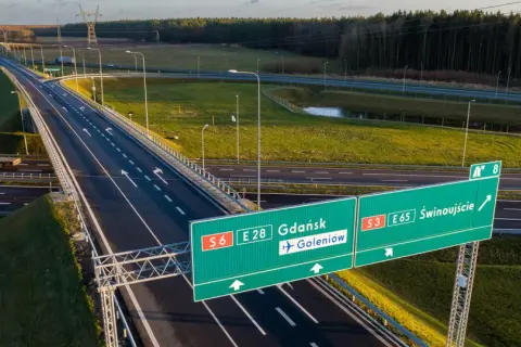 Droga S3 - najnowsze informacje: zielone tablice kierują do Gdańska, Świnoujścia i na lotnisko w Goleniowie.