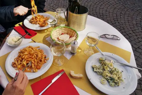 Gdzie zjeść w Treviso? Odkryj najlepsze restauracje i smaki