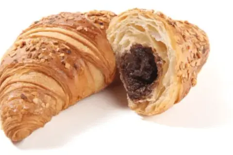 Ile kalorii ma croissant z czekoladą? Poznaj dokładną wartość