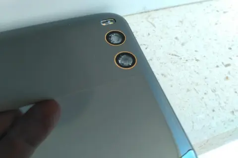 Jak wyczyścić zaparowany aparat w telefonie i uniknąć uszkodzeń