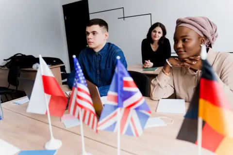 Native speaker: Jak wybrać, ile kosztuje i czy warto? Poradnik