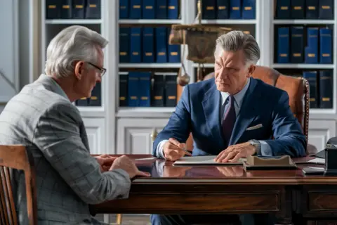 Jak zostać radcą prawnym bez studiów? Alternatywne ścieżki i porady