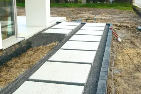 Jakie kruszywo pod kostkę? Zbuduj trwały podjazd i ścieżki!