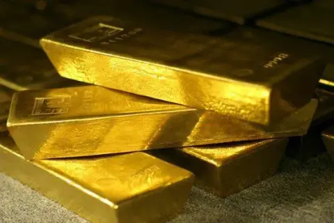 Ile waży sztabka złota w NBP? Odkryj kluczowe informacje o wadze