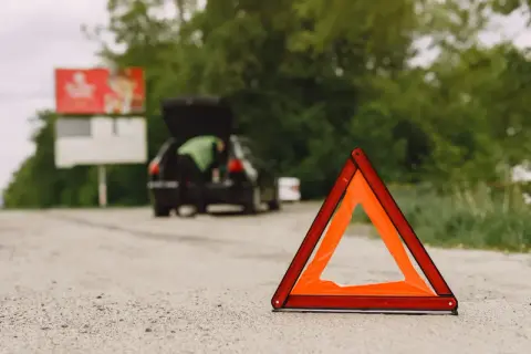Na jakim biegu holować samochód, aby uniknąć uszkodzeń skrzyni biegów?