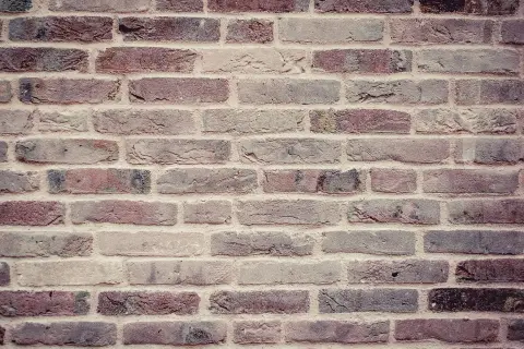 Jak skutecznie pomalować tynk na zewnątrz, by uniknąć problemów?