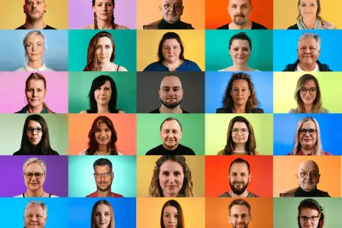 Collage von Gesichtern, die unterschiedliche Menschen zeigen. Ihre Geschichten könnten schwere Depression erfahrungsberichte sein.