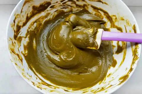 Jak zrobić pastę z naturalnej henny? Kompletny przewodnik DIY