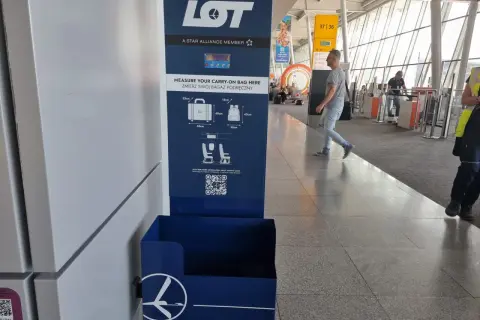Czy na lotnisku Chopina jest waga? Uniknij opłat za nadbagaż