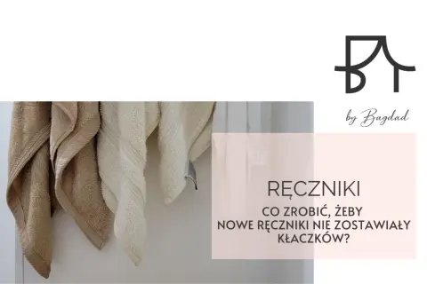 Nowe ręczniki wiszą na wieszaku. Dowiedz się, jak sprawić, by ręczniki nie zostawiały kłaczków na ciele.