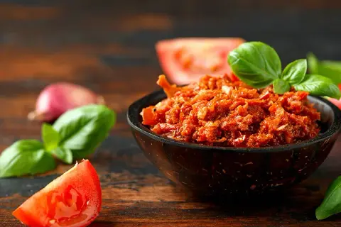 Pesto rouge maison : les ingrédients secrets pour un goût parfait