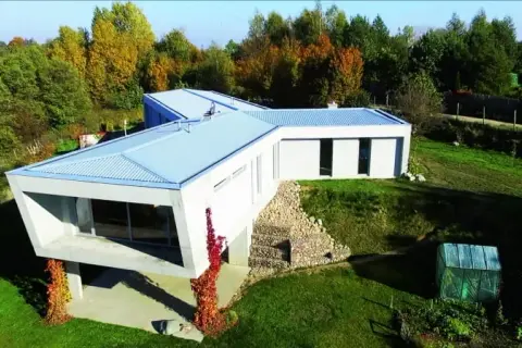 Blacha na rąbek czy dachówka - co wybrać, aby uniknąć kosztów?