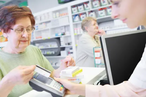 Czy leki dla seniorów są za darmo? Sprawdź, co musisz wiedzieć
