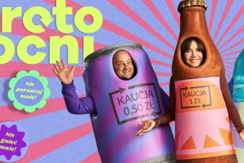 Ludzie w kostiumach opakowań zwrotnych zachęcają do oddawania ich do sklepu. Kaucja na paragonie to zwrot!