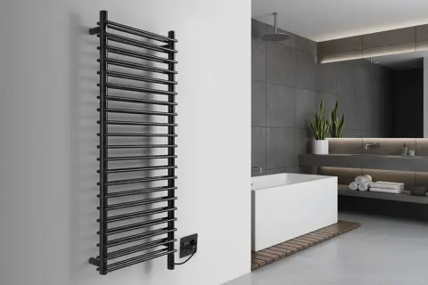 Elegante scaldasalviette nero, parte di un moderno impianto di riscaldamento in un bagno di lusso con vasca e lavabo.