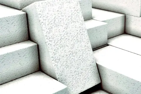 Pianobeton czy styropian - który materiał izolacyjny jest lepszy?