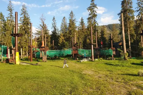 Gugu Park Linowy: Rodzinna zabawa? Sprawdź cennik i trasy!