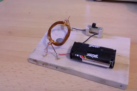 Jak zrobić silnik? Zrozumienie i budowa prostych modeli DIY.