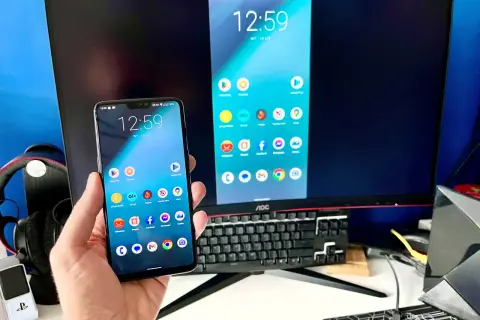 Jak włączyć YouTube na telewizorze przez telefon - proste sposoby