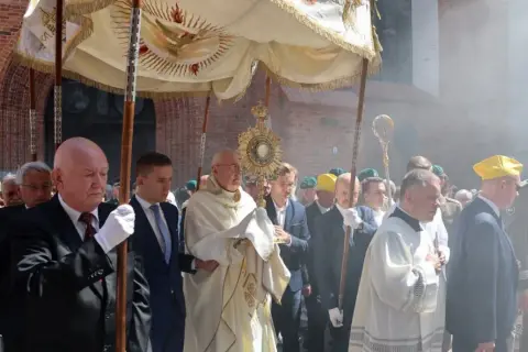 Czy w Boże Ciało trzeba iść do kościoła? Ważne informacje dla katolików