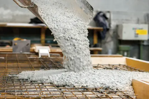 Jaki beton na strop? Poznaj najlepsze klasy i ich zastosowanie w budowie