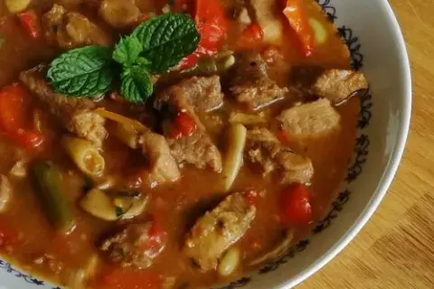 Jaki kawałek wieprzowiny na gulasz? Wybierz idealne mięso!
