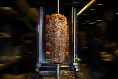 Gdzie powstał kebab? Rozwikłaj zagadkę berlińskiego dönera
