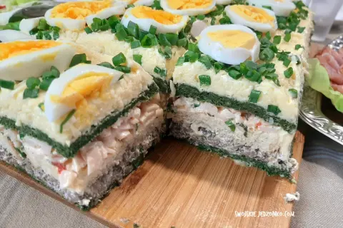 Jak efektownie podać sałatkę? Inspiracje na przyjęcia i co dzień