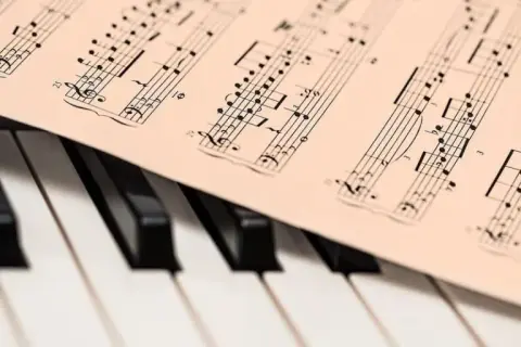 Bogata historia hiszpańskiej muzyki klasycznej i jej wpływ na kulturę