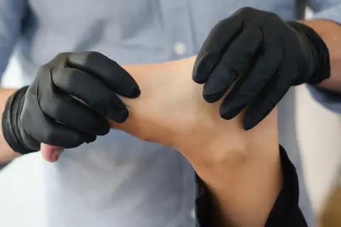 Czym się różni fizjoterapeuta od rehabilitanta? Kluczowe różnice i wybór